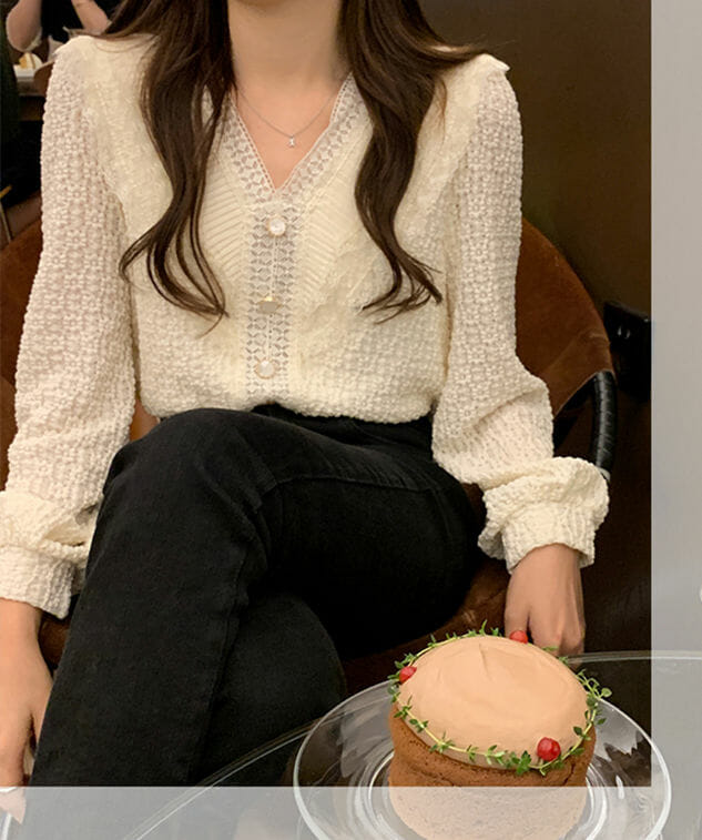 Autumn New Buttons V-Neck Puff Sleeve Lace Blouse Autumn New Buttons V-neck Puff Sleeve Lace Blouse 5