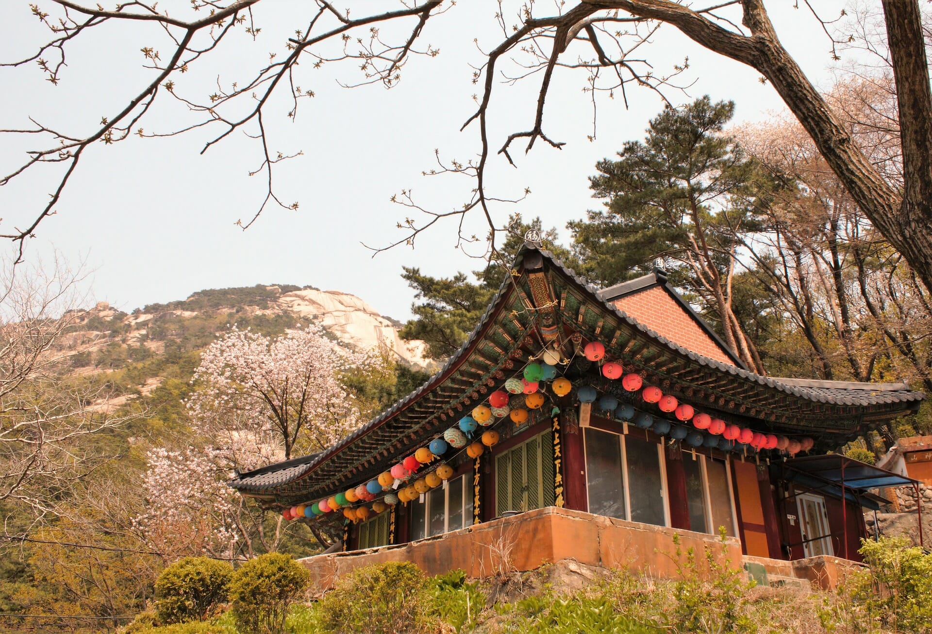 Mountains In Seoul. Where To Climb, Korean Mountain Culture And More 4 Mountains in Seoul. Where to Climb, Korean Mountain Culture and More 3