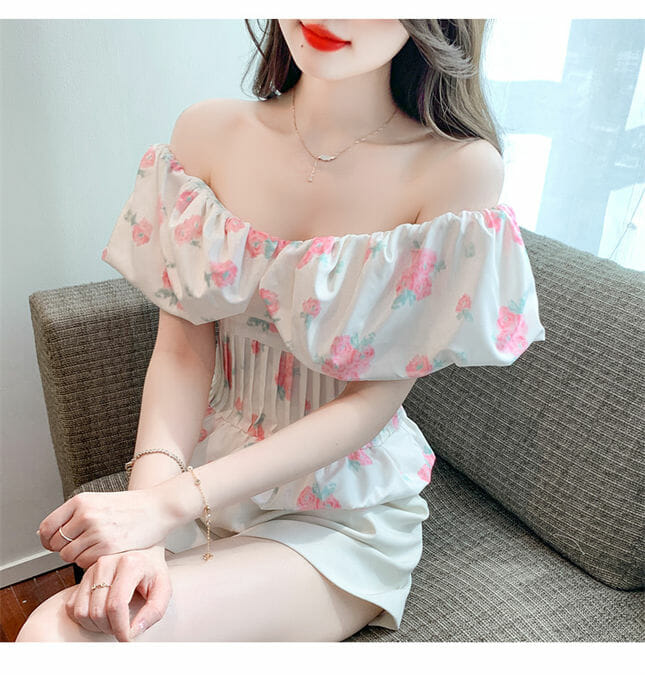 Charming Korea Boat Neck Flowers Pleated Slim Blouse Charming Korea Boat Neck Flowers Pleated Slim Blouse 5
