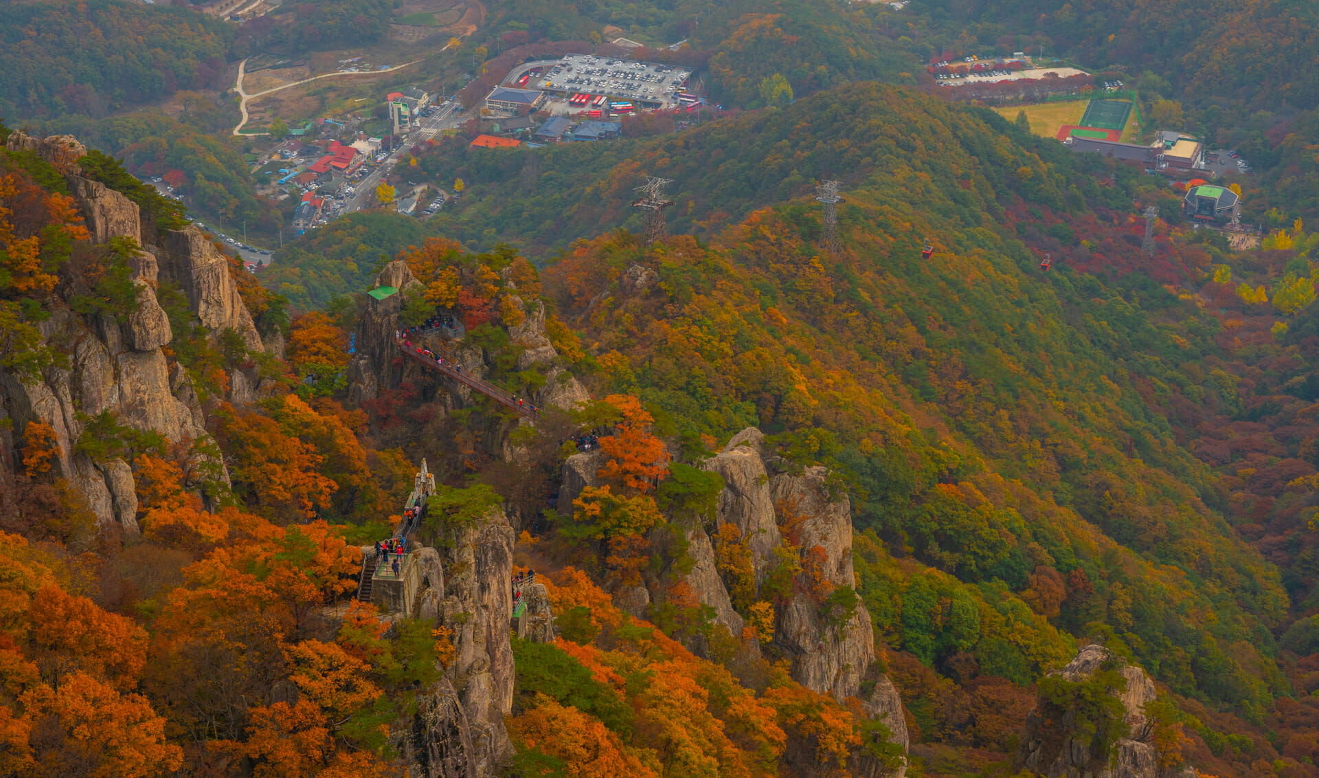 The Best Fall Foliage In Korea - Trazy Tour To Daedunsan 4 The Best Fall Foliage in Korea - Trazy Tour to Daedunsan 3