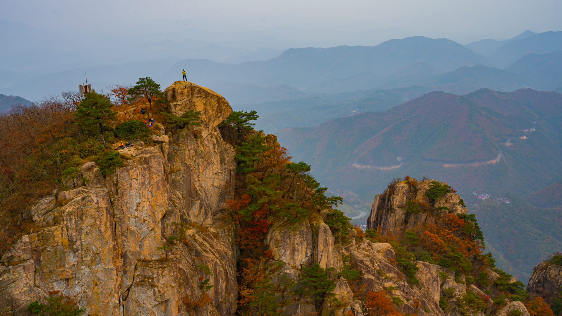The Best Fall Foliage In Korea - Trazy Tour To Daedunsan 7 The Best Fall Foliage in Korea - Trazy Tour to Daedunsan 6