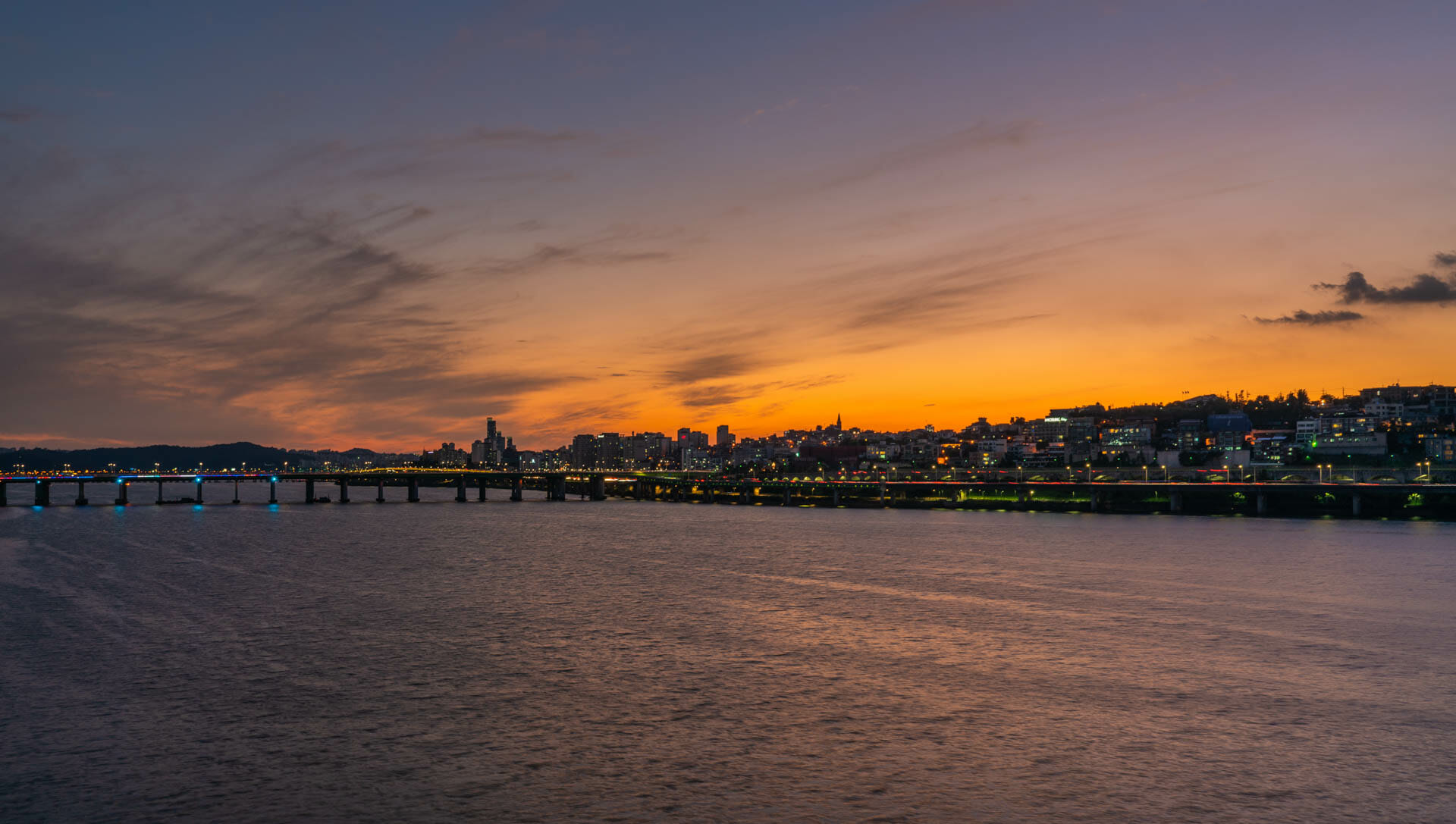 Seoul Sunsets - 22 Best Places To See The Sunset In Seoul 9 Dongho Bridge Orange Sunset