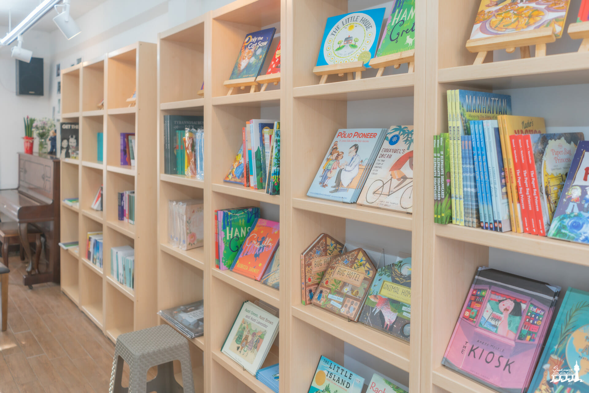 Sehwa'S English Bookstore In Seoul, Secondhand Books &Amp; New! 4 Sehwa's English Bookstore in Seoul, Secondhand Books & New! 3