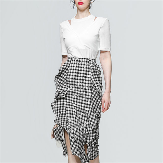 Fashion Korea Cotton T-Shirt With Plaids Flouncing Skirt3 Fashion Korea Cotton T-shirt with Plaids Flouncing Skirt 3
