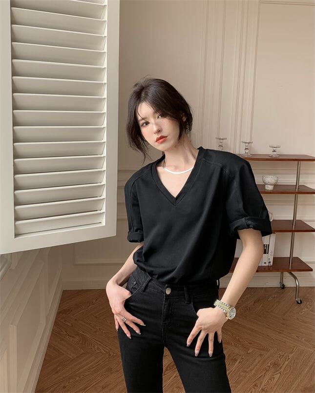 Fashion Lady 2 Colors V-Neck Oversize Cotton T-Shirts Fashion Lady 2 Colors V-neck Oversize Cotton T-shirts 6
