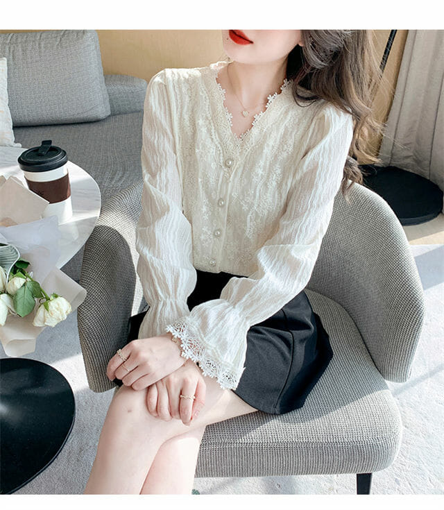 Grace Women Buttons V-Neck Lace Flowers Flare Sleeve Blouse3 Grace Women Buttons V-neck Lace Flowers Flare Sleeve Blouse 3