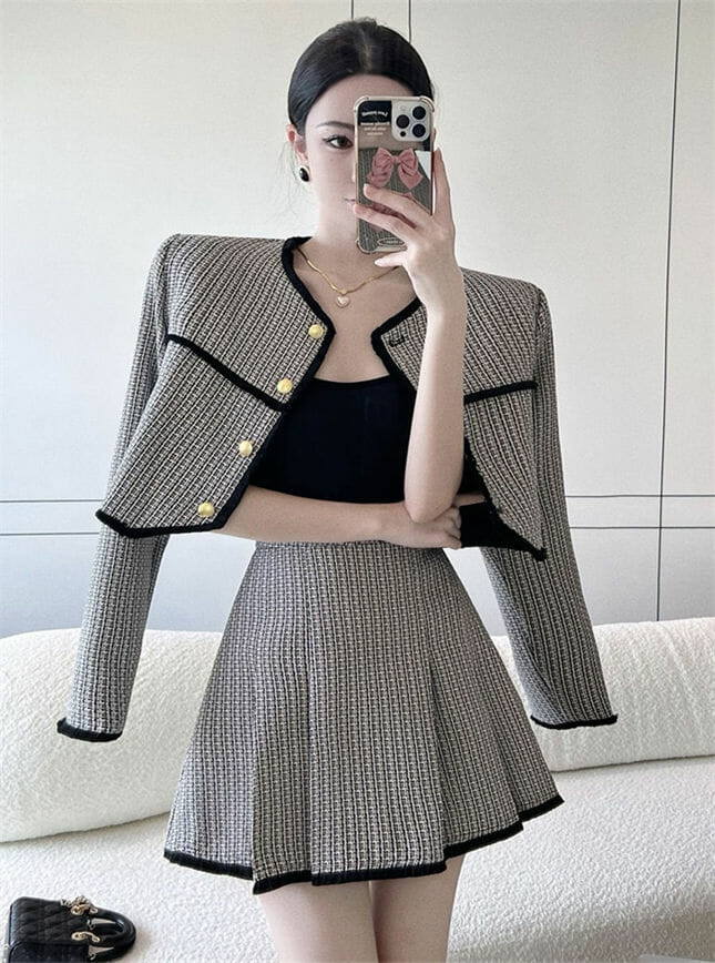 Grace Women Single-Breasted Plaids Short Coat With Pleated Skirt4 Grace Women Single-breasted Plaids Short Coat with Pleated Skirt 2