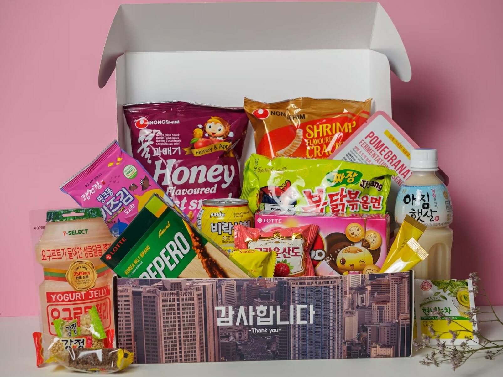 Korean Snack Boxes - 15 Must-Try Mystery Boxes! 11 Korean Snack Boxes - 15 Must-Try Mystery Boxes! 9