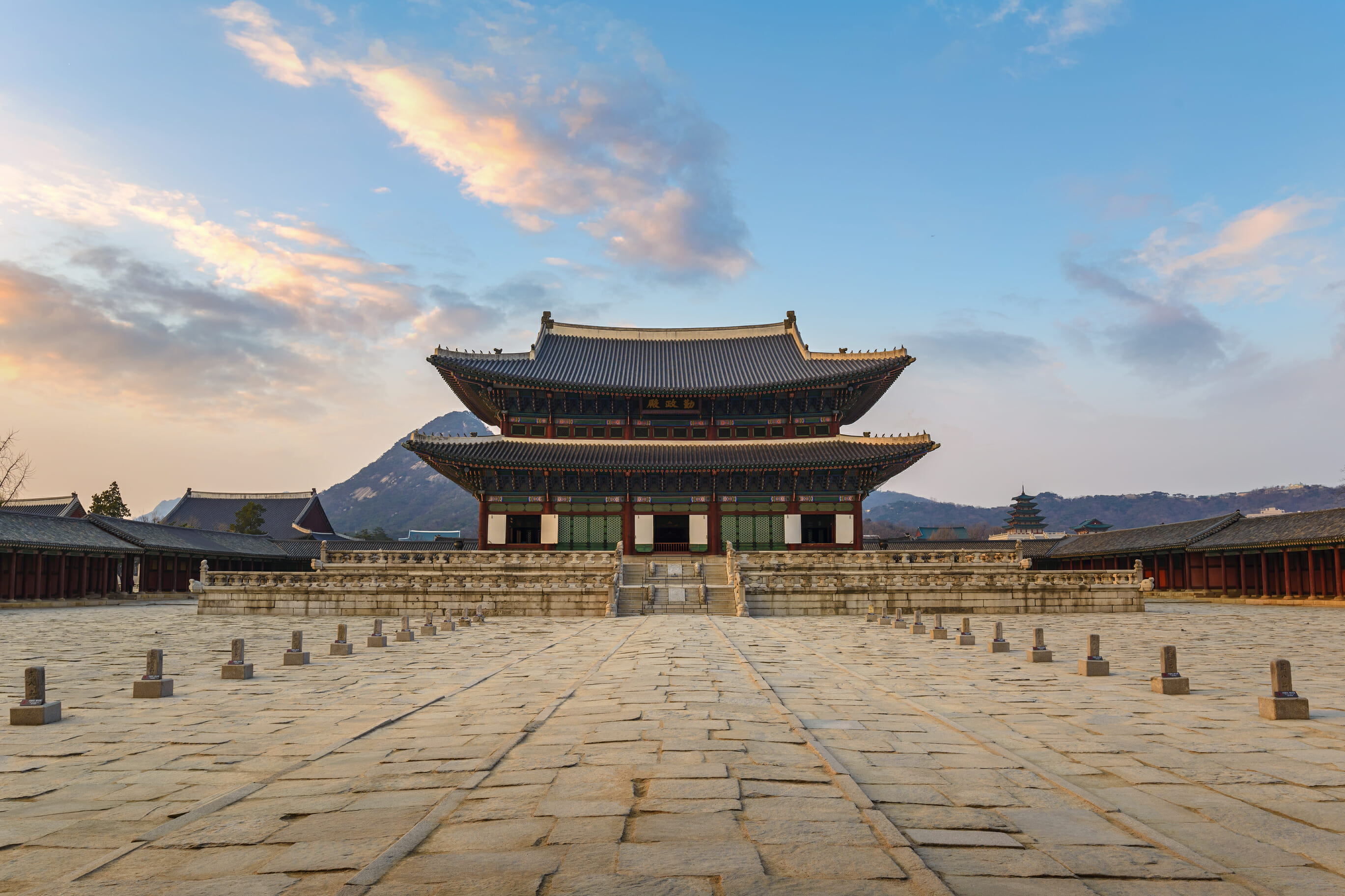 Korean Palaces - The Five Grand Palaces Of Seoul 6 Korean Palaces - The Five Grand Palaces of Seoul 5