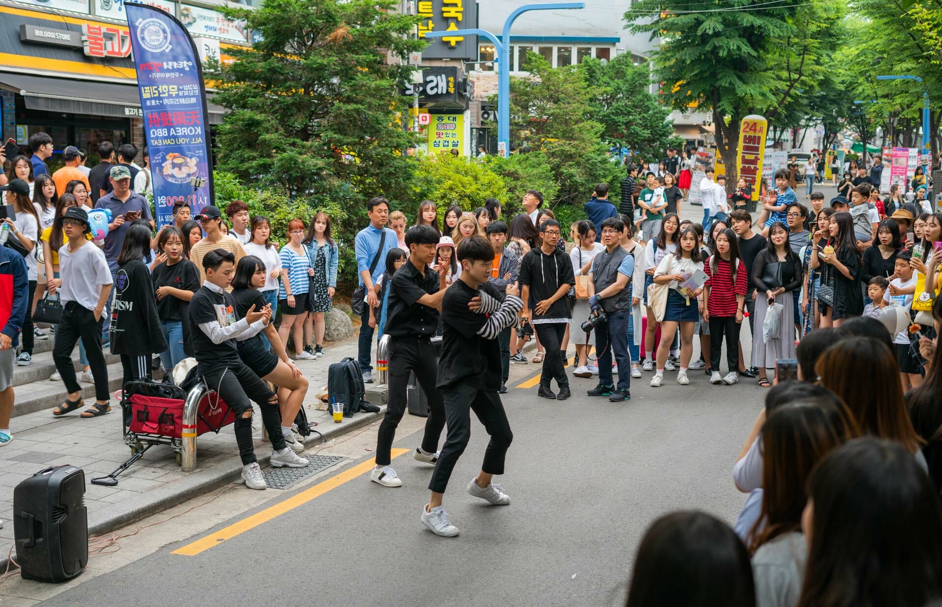 Seoul At Night - Best Views, Activities, Areas And More 74 Hongdae Street Performers