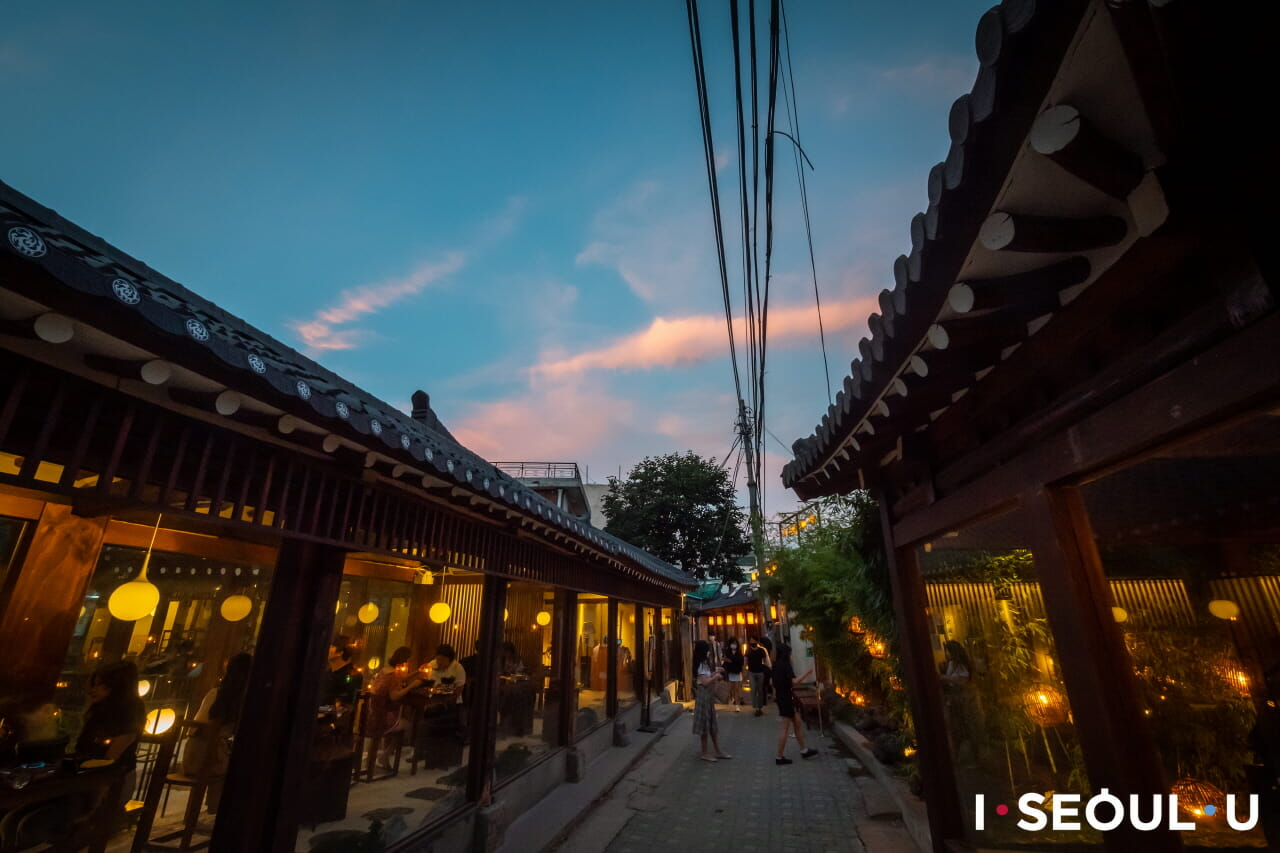 Seoul At Night - Best Views, Activities, Areas And More 25 Seoul at Night - Best Views, Activities, Areas and More 21