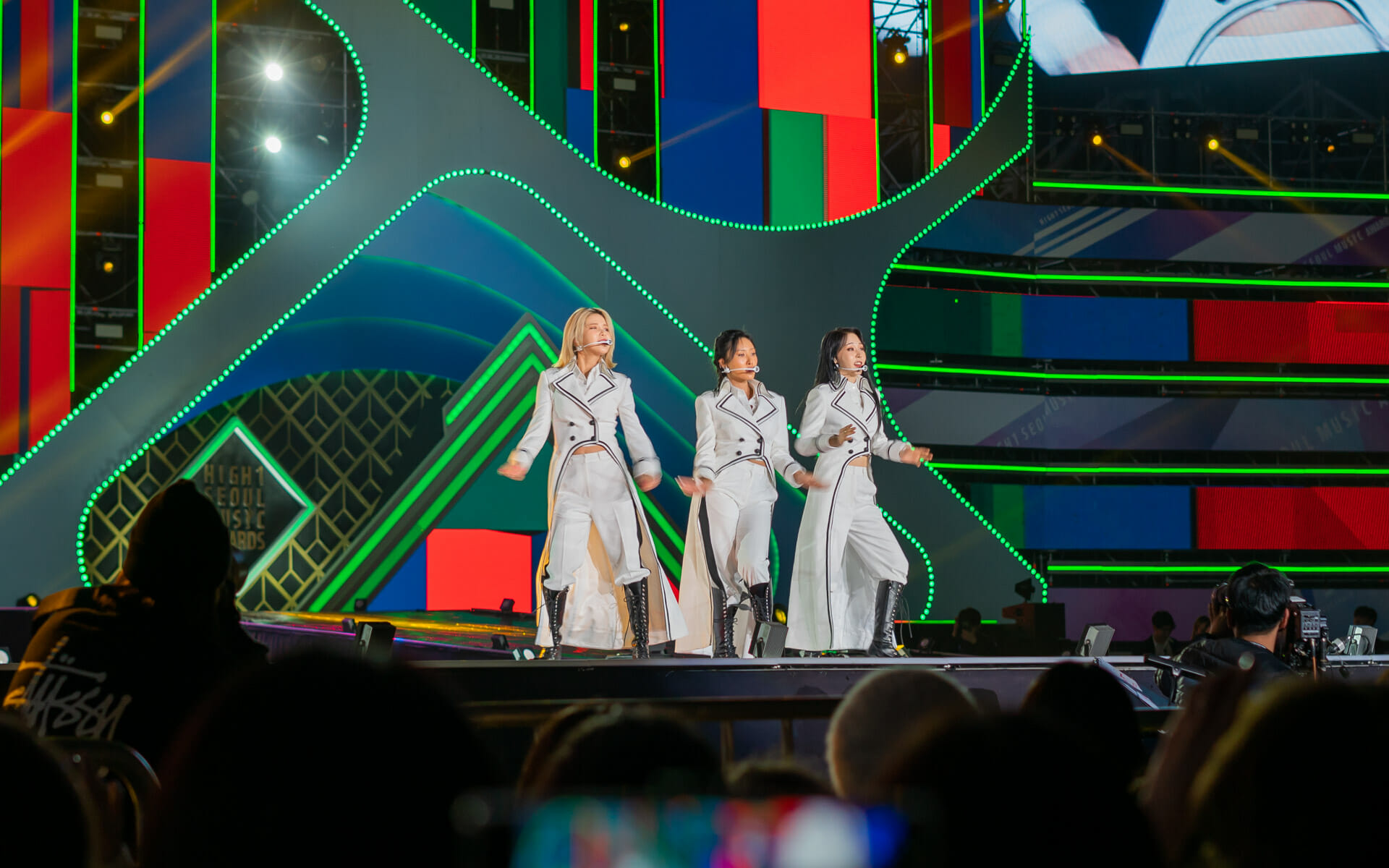 Kpop Fashion: 20+ Hottest Kpop Clothes And Idol Outfits 5 Mamamoo Kpop fashion