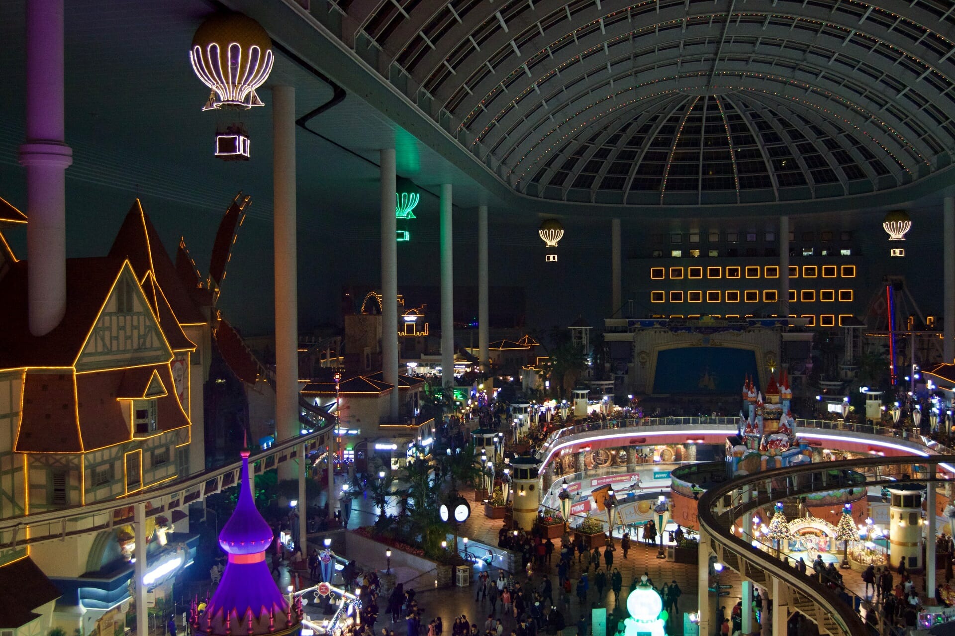 Winter In Korea - 50+ Winter Activities, Winter Weather And More! 34 Lotte World Theme Park