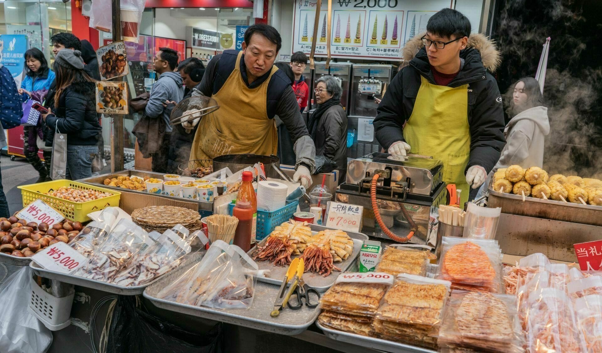 Top Locations For Shopping In Seoul! 7 Myeongdong Street Food
