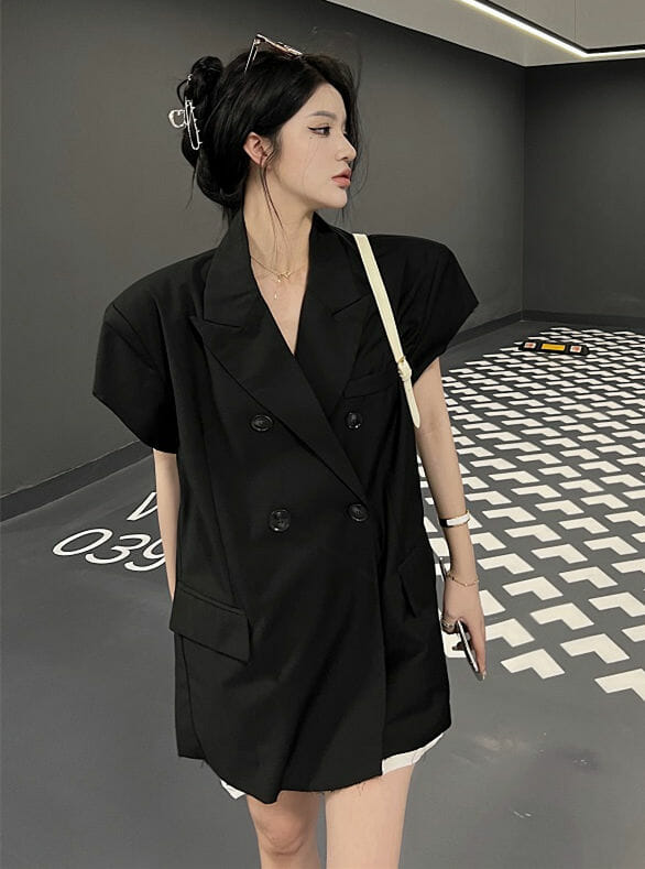 Retro Fashion Tailored Collar Long Coat With Casual Short Pants2 Retro Fashion Tailored Collar Long Coat with Casual Short Pants 5