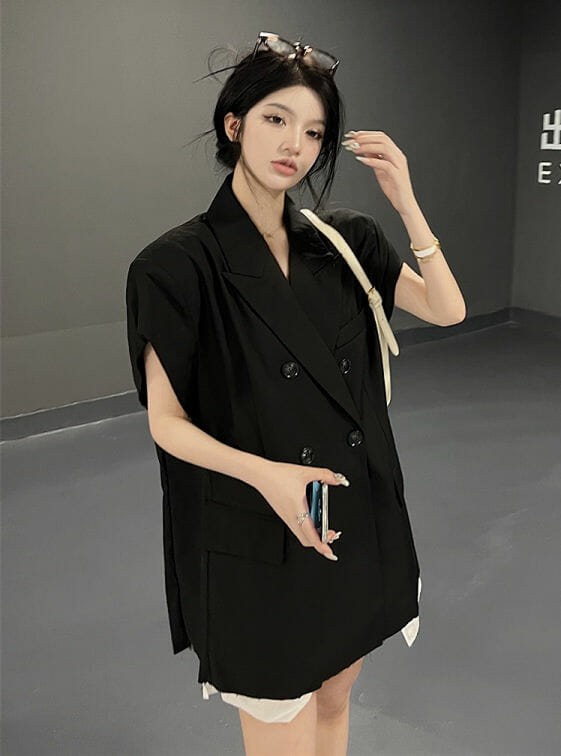 Retro Fashion Tailored Collar Long Coat With Casual Short Pants3 Retro Fashion Tailored Collar Long Coat with Casual Short Pants 4