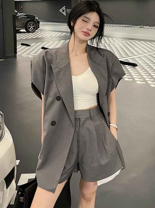 Retro Fashion Tailored Collar Long Coat With Casual Short Pants6 Retro Fashion Tailored Collar Long Coat with Casual Short Pants 1