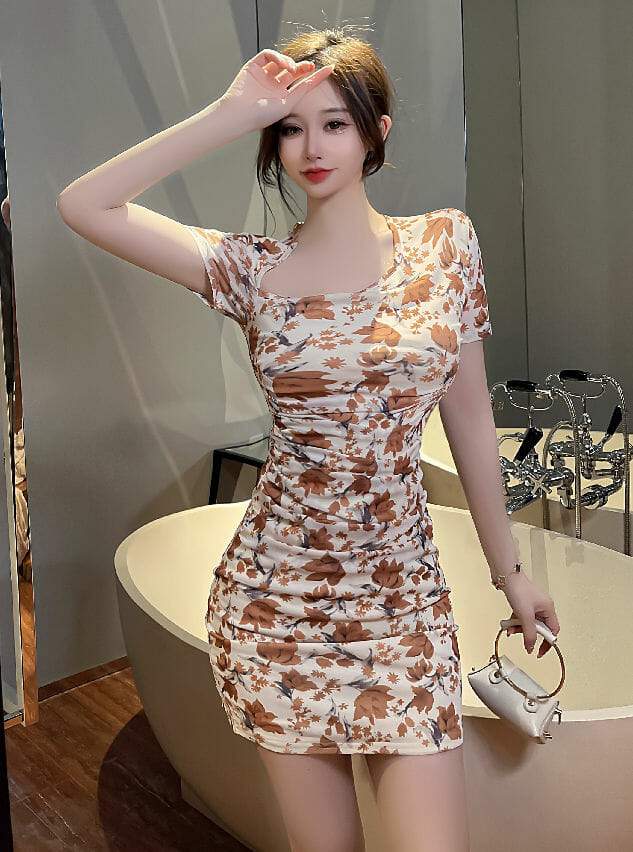 Retro Sloping V-Neck Flowers Pleated Slim Dress3 Retro Sloping V-neck Flowers Pleated Slim Dress 3