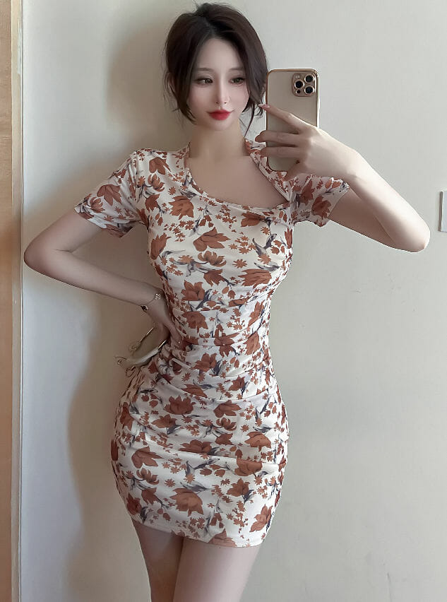 Retro Sloping V-Neck Flowers Pleated Slim Dress5 Retro Sloping V-neck Flowers Pleated Slim Dress 1