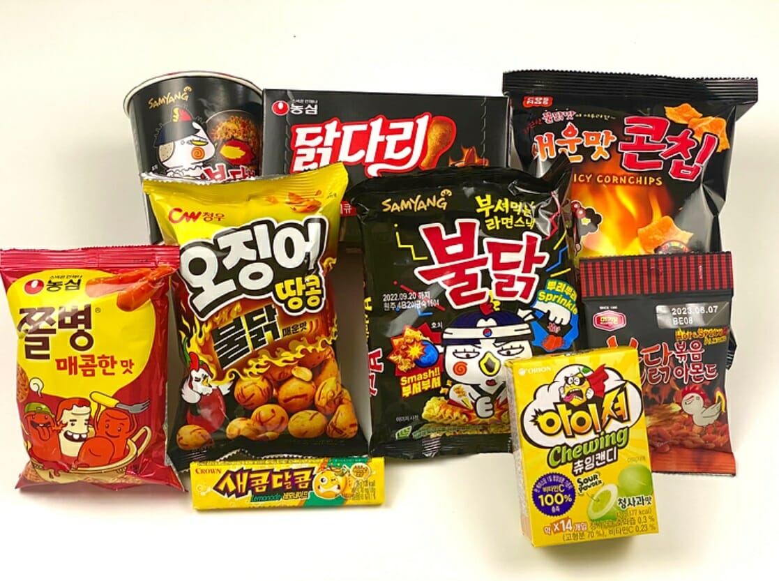 Korean Snack Boxes - 15 Must-Try Mystery Boxes! 17 Korean Snack Boxes - 15 Must-Try Mystery Boxes! 15