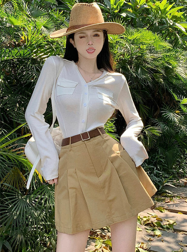Stylish Girl V-Neck Long Sleeve T-Shirt With Pleated A-Line Skirt6 Stylish Girl V-neck Long Sleeve T-shirt with Pleated A-line Skirt 1