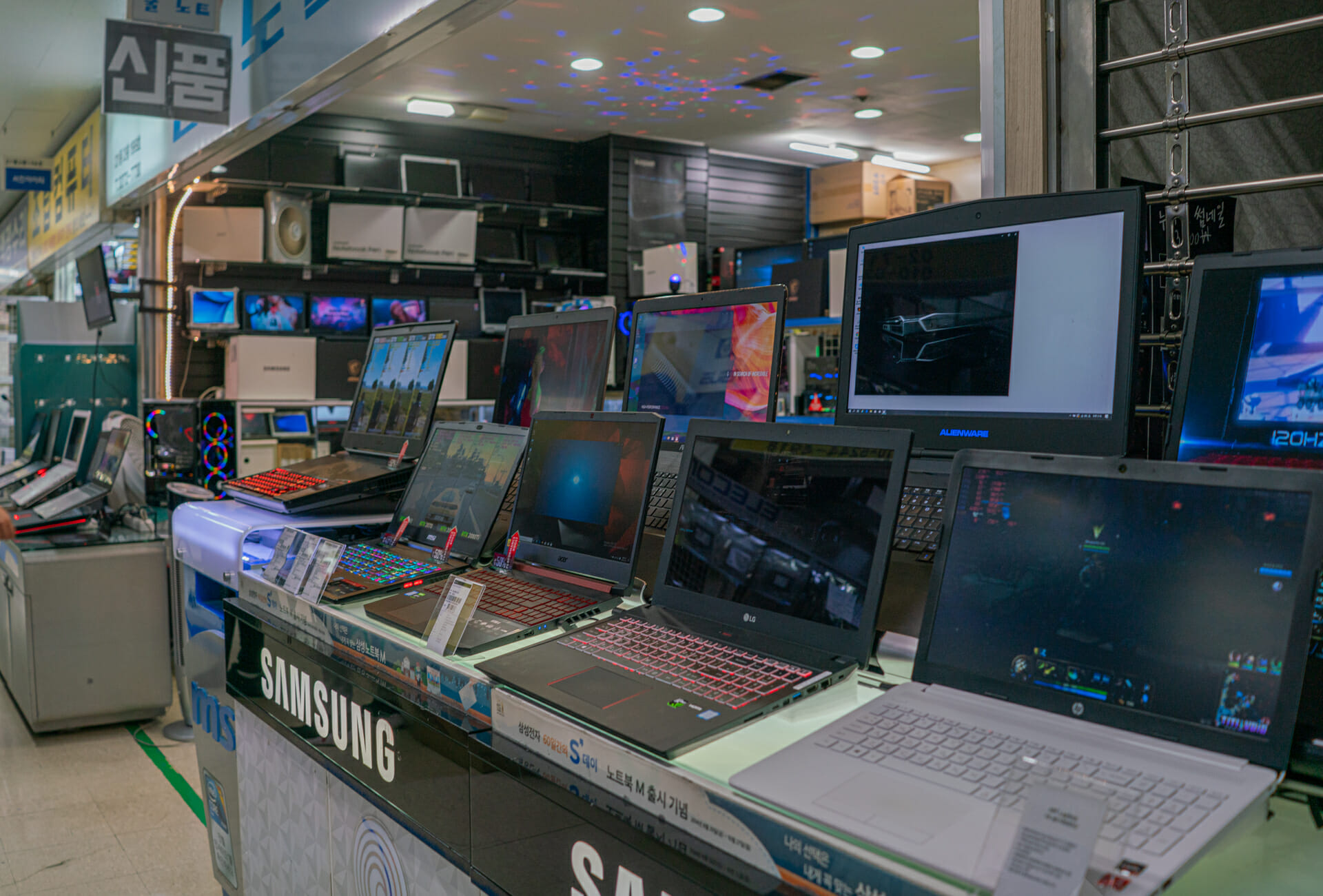 16 Overlooked Neighbourhoods In Seoul - How Many Have You Visited? 34 Yongsan Electronics Market Laptops